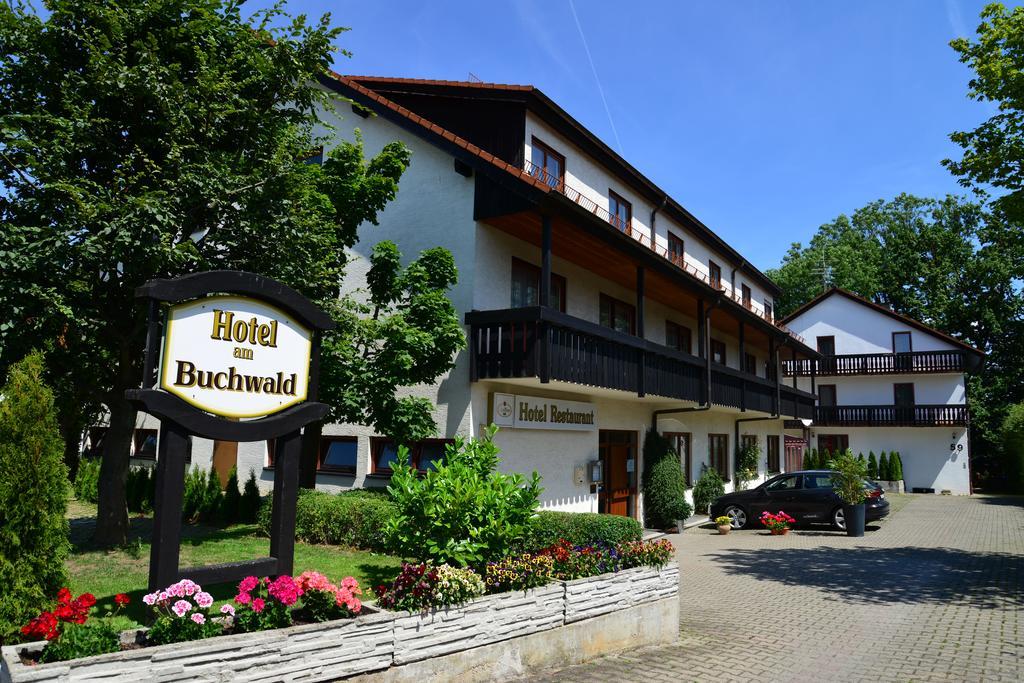 Hotel Am Buchwald Эсслинген Экстерьер фото