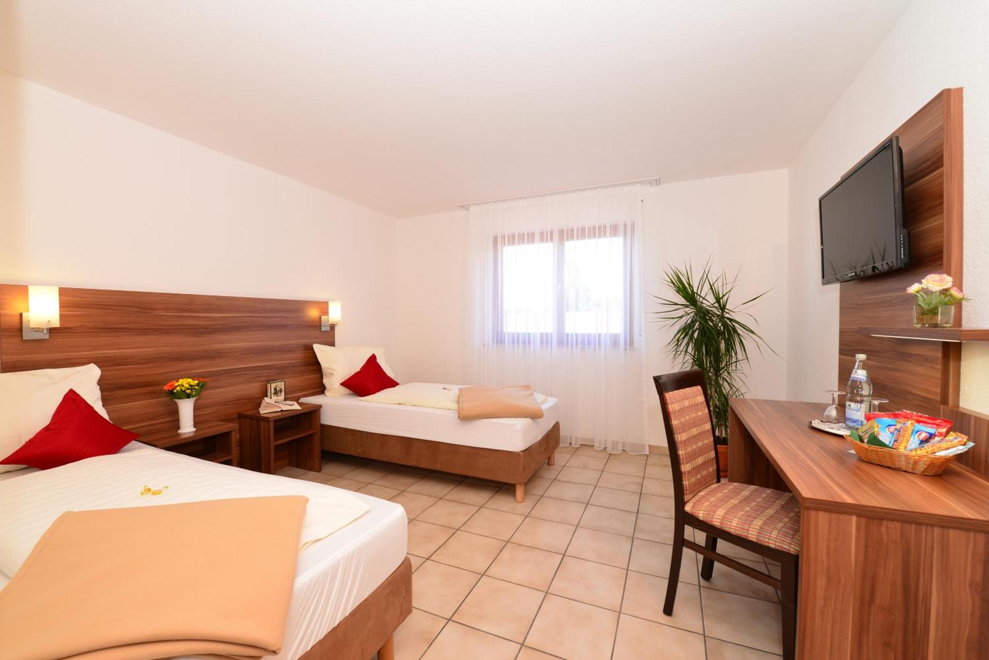Hotel Am Buchwald Эсслинген Номер фото